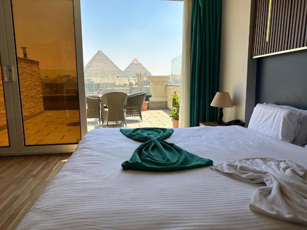 The Eyes Of Giza Pyramids Hotel 3*