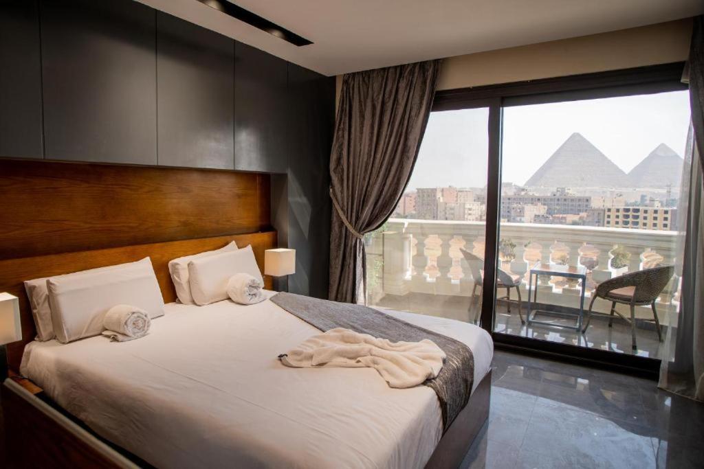 The Eyes Of Giza Pyramids 3*